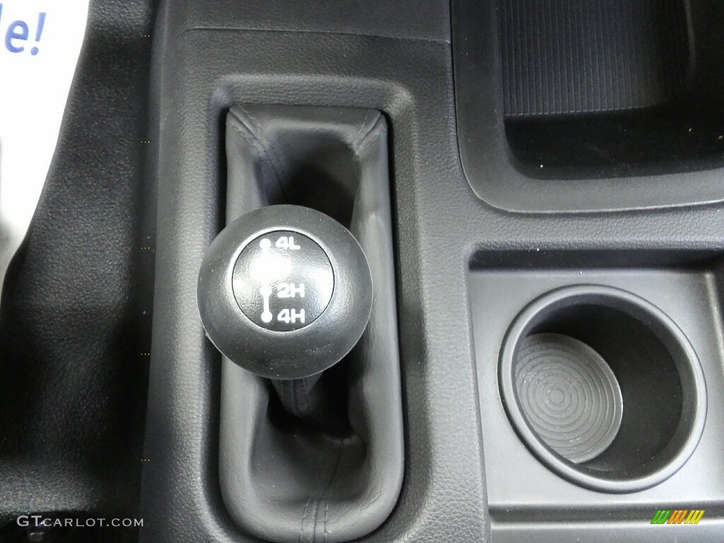 2017 Ram 2500 Tradesman Crew Cab 4x4 6 Speed Automatic Transmission Photo #117026273