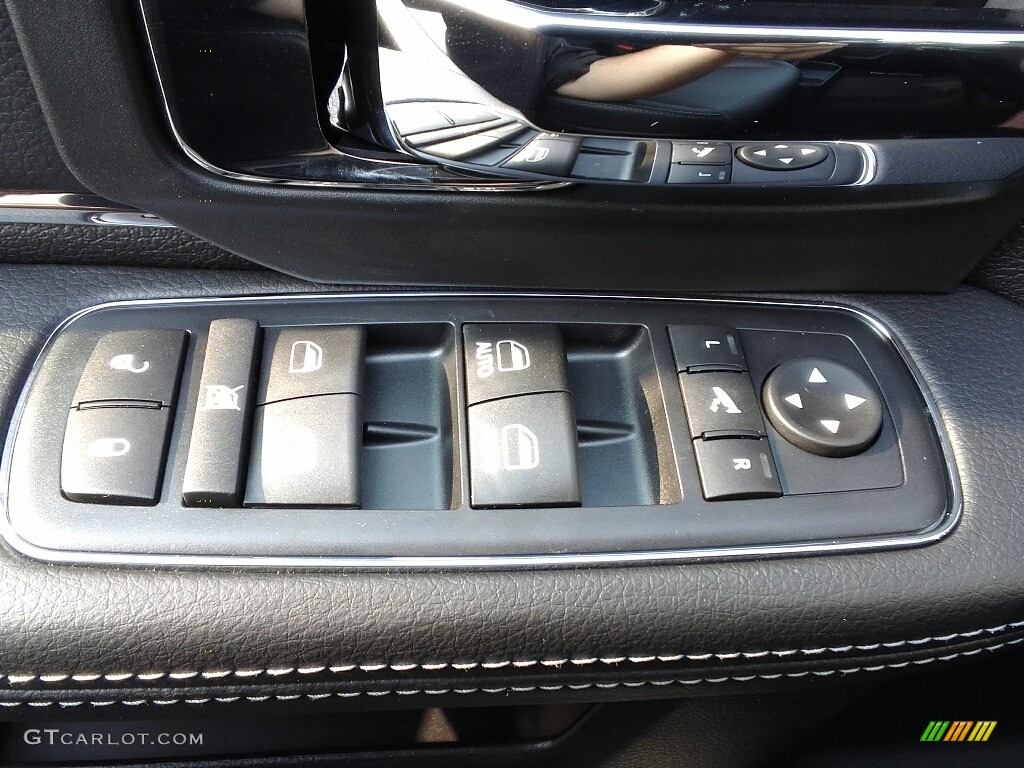 2017 Ram 3500 Laramie Crew Cab 4x4 Dual Rear Wheel Controls Photo #117026744