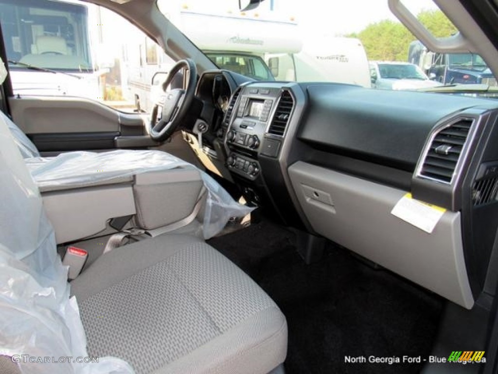 2016 F150 XLT SuperCrew 4x4 - Blue Jeans / Medium Earth Gray photo #31
