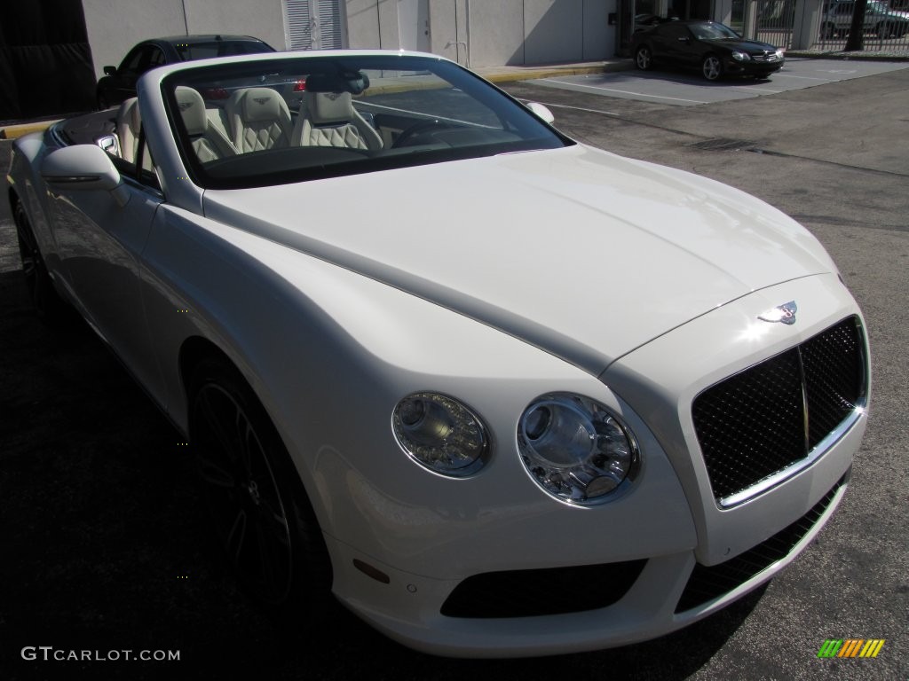 2013 Continental GTC V8  - Glacier White / White photo #23