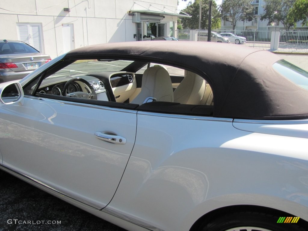 2013 Continental GTC V8  - Glacier White / White photo #31