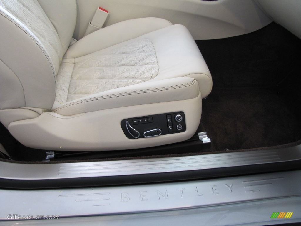 2013 Continental GTC V8  - Glacier White / White photo #41