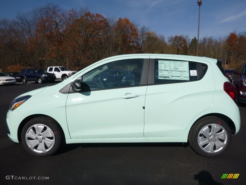 Mint 2017 Chevrolet Spark LS Exterior Photo #117037232
