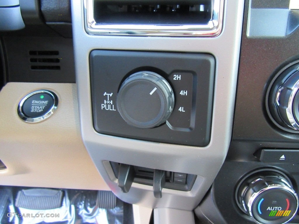 2017 Ford F250 Super Duty Lariat Crew Cab 4x4 Controls Photo #117040388