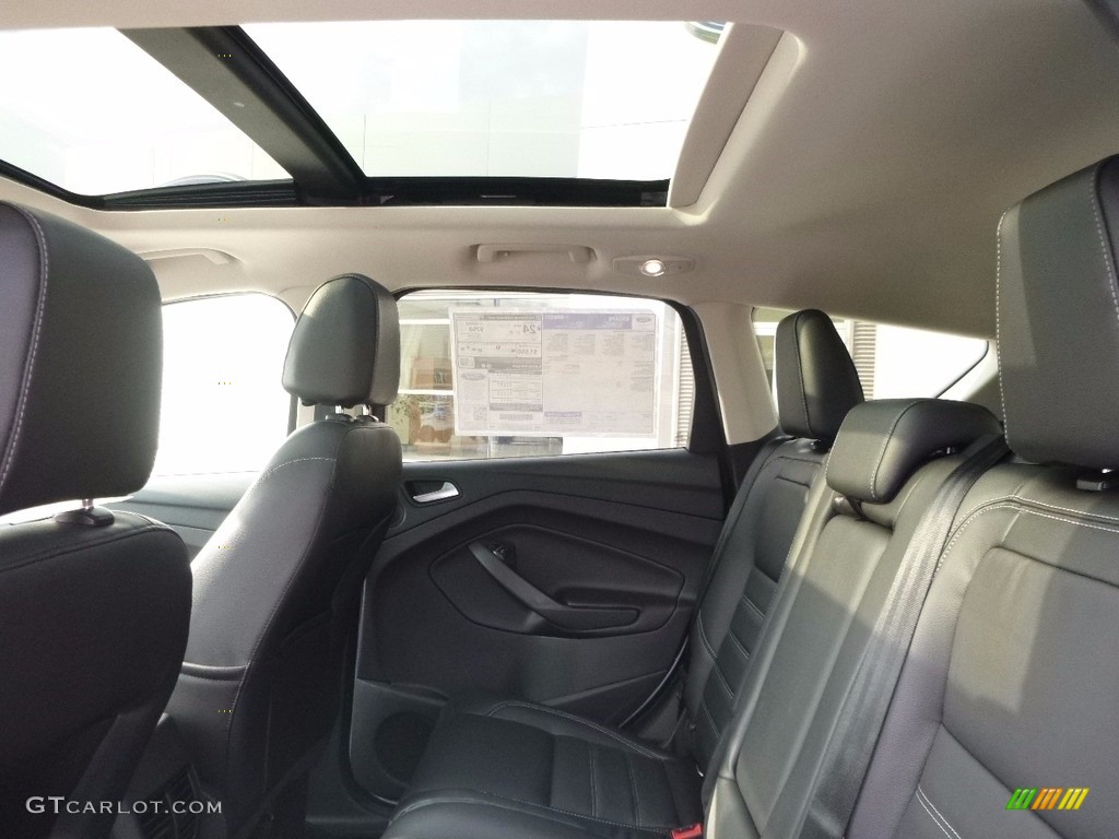 2017 Escape SE 4WD - Oxford White / Charcoal Black photo #10