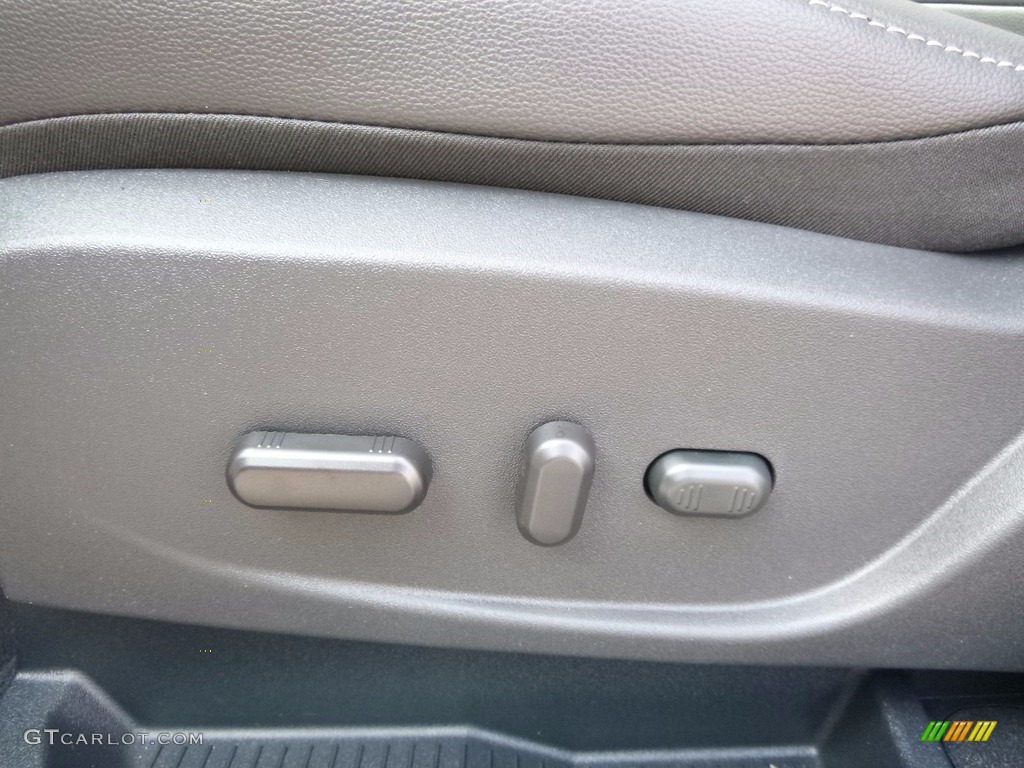 2017 Escape SE 4WD - Oxford White / Charcoal Black photo #14