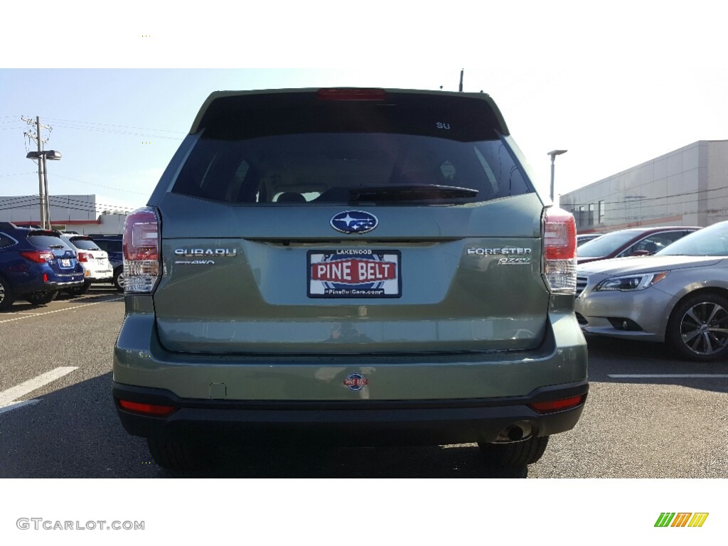 2017 Forester 2.5i Premium - Jasmine Green Metallic / Gray photo #5