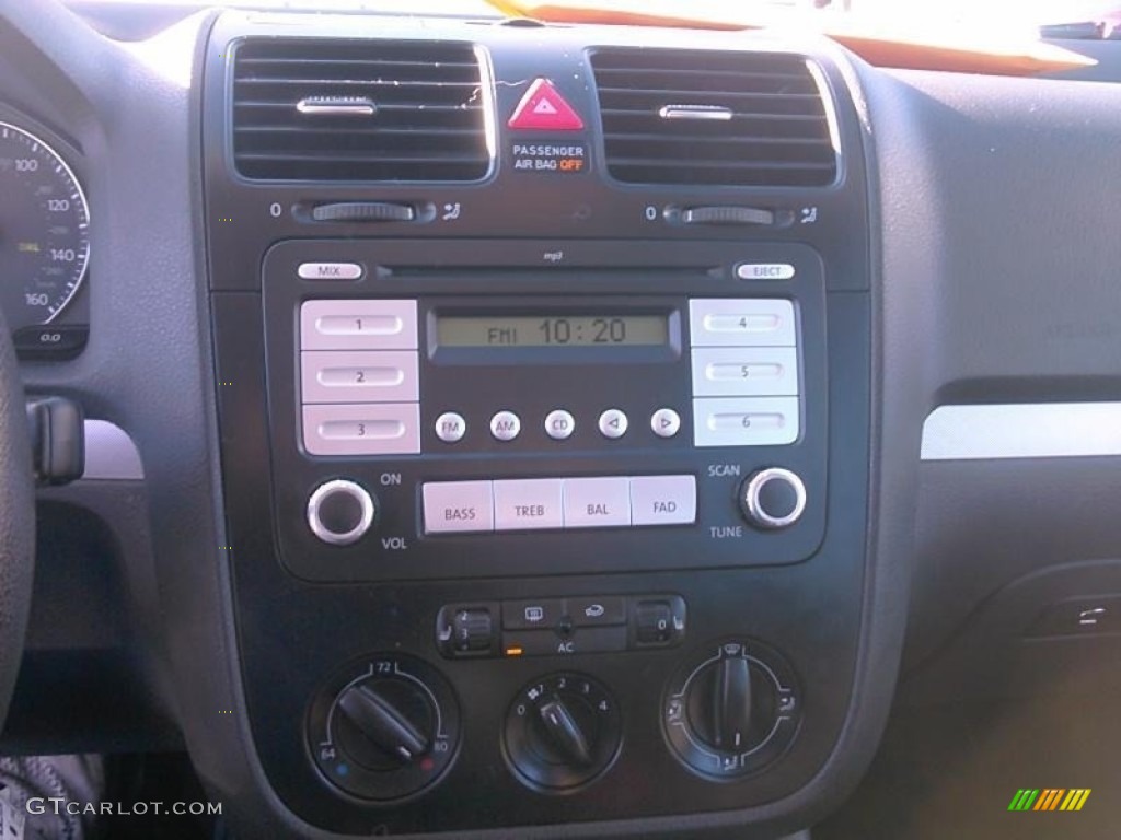 2009 Jetta S SportWagen - Campanella White / Art Grey photo #4