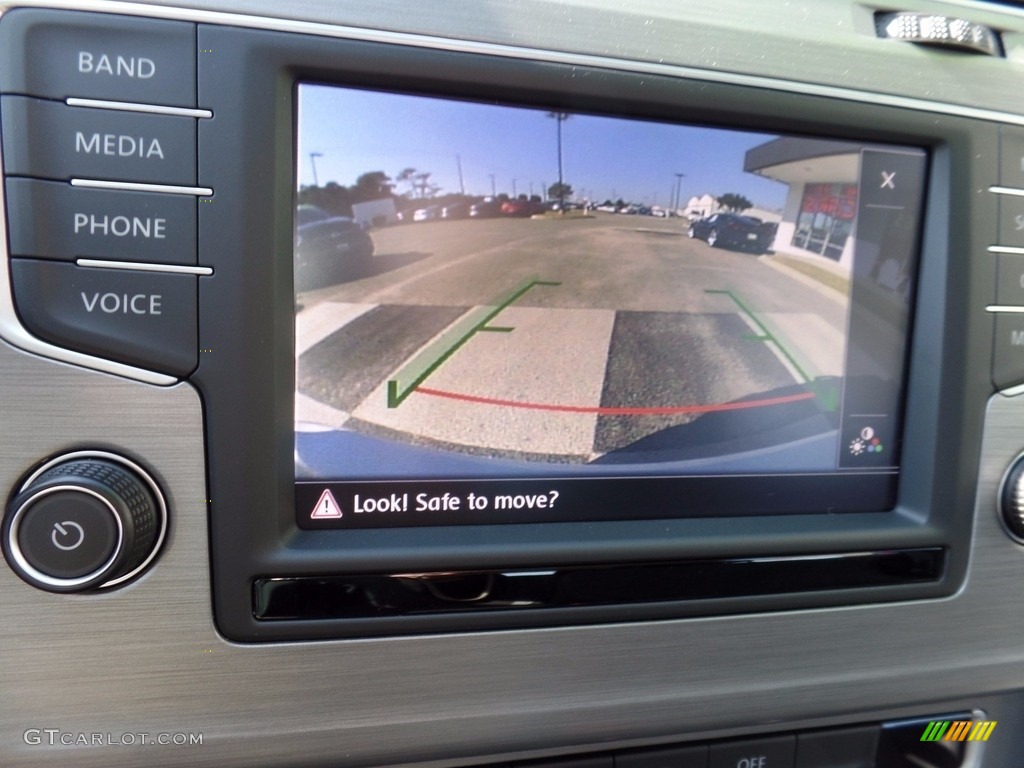 2016 Volkswagen Golf SportWagen 1.8T S Controls Photo #117054410