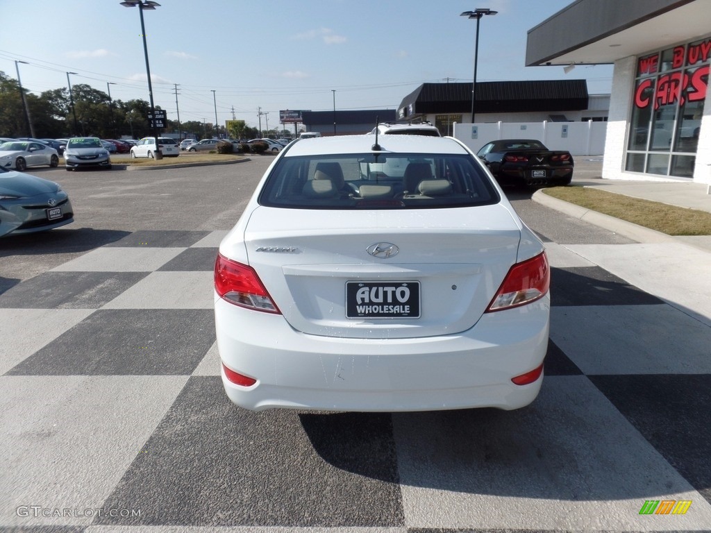 2016 Accent SE Sedan - Century White / Gray photo #4