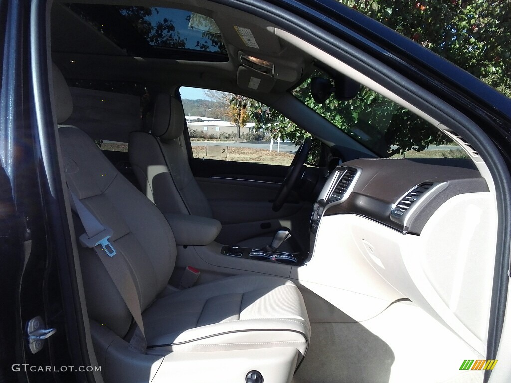 2017 Jeep Grand Cherokee Overland 4x4 Front Seat Photo #117055556