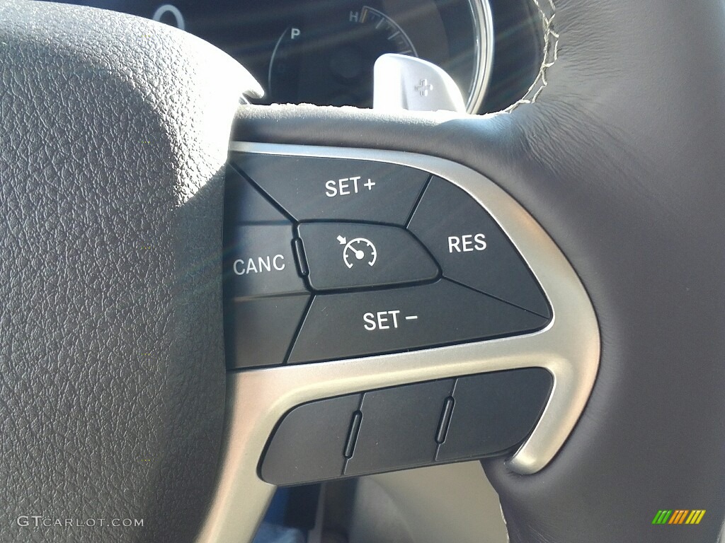 2017 Jeep Grand Cherokee Overland 4x4 Controls Photo #117055646
