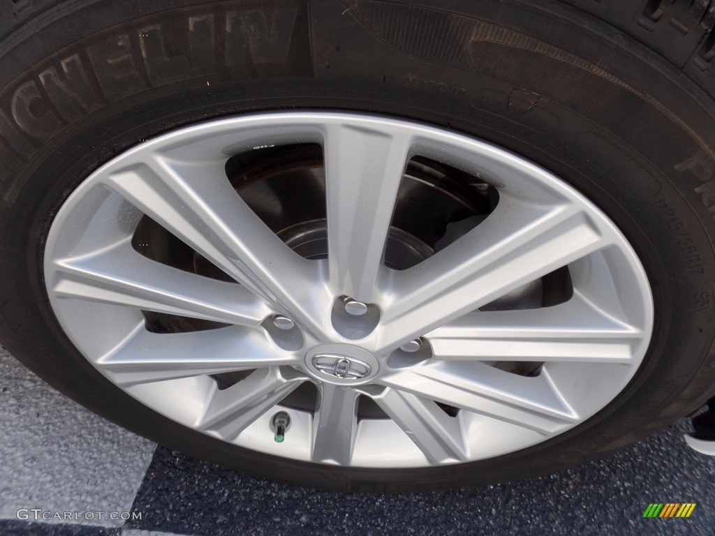 2014 Camry XLE - Super White / Ivory photo #7