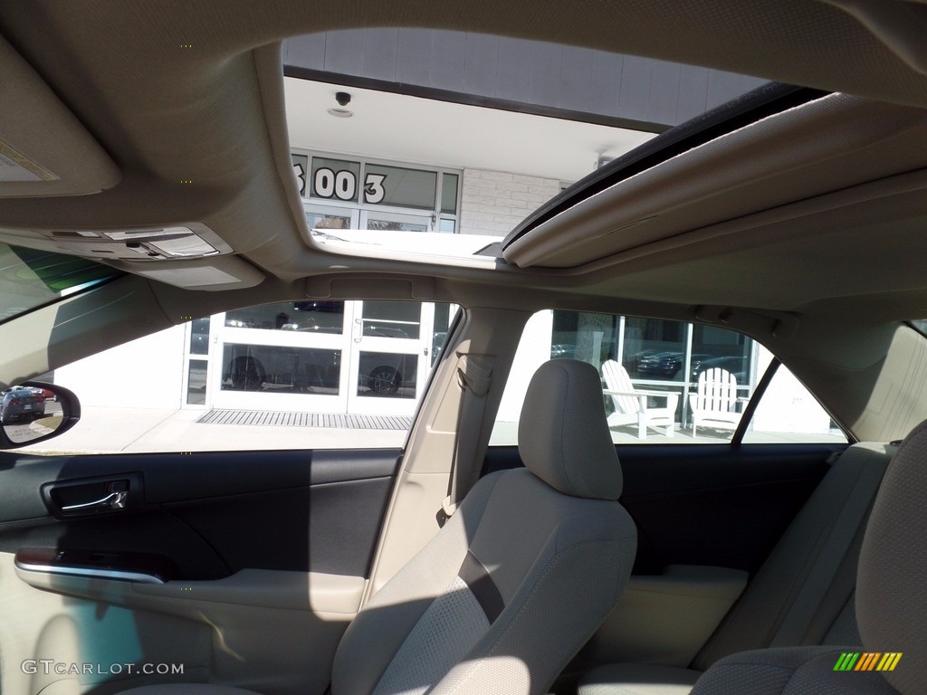 2014 Camry XLE - Super White / Ivory photo #11