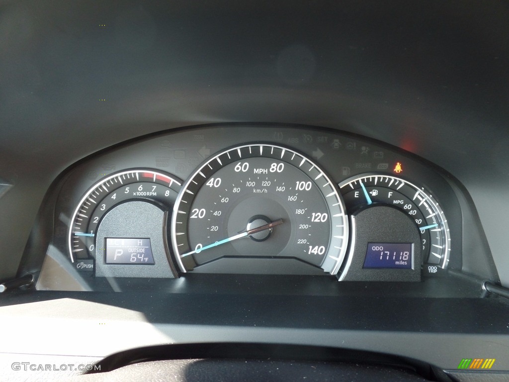 2014 Camry XLE - Super White / Ivory photo #16