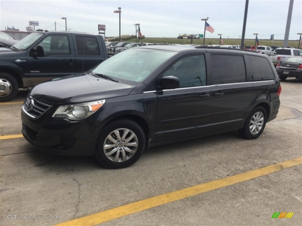 2012 Routan SE - Twilight Gray Metallic / Aero Gray photo #2