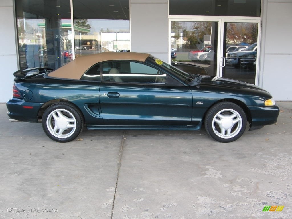 1995 Mustang GT Convertible - Deep Forest Green Metallic / Saddle photo #2