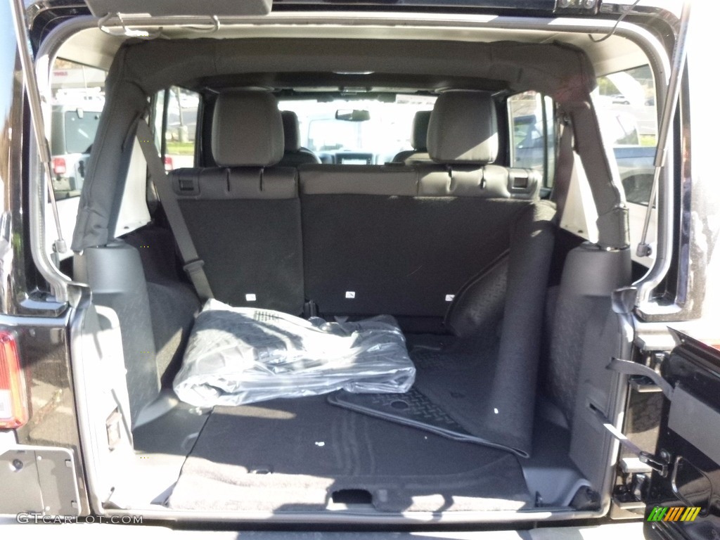2017 Jeep Wrangler Unlimited 75th Anniversary Edition 4x4 Trunk Photos