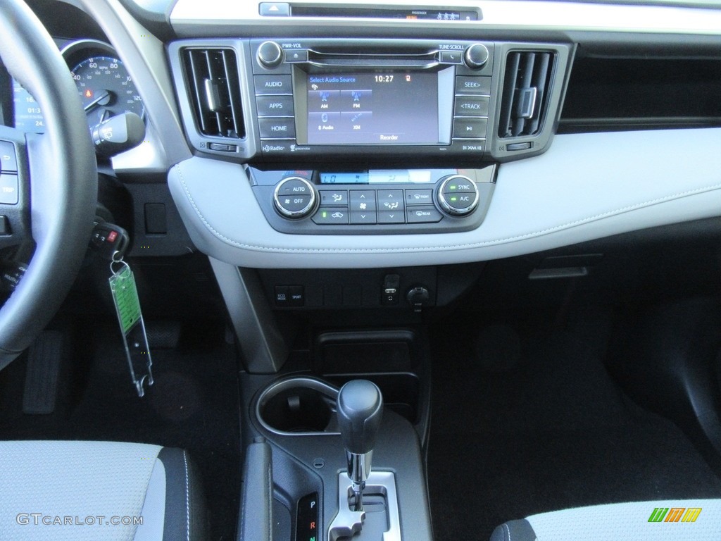 2017 Toyota RAV4 XLE Controls Photo #117067851