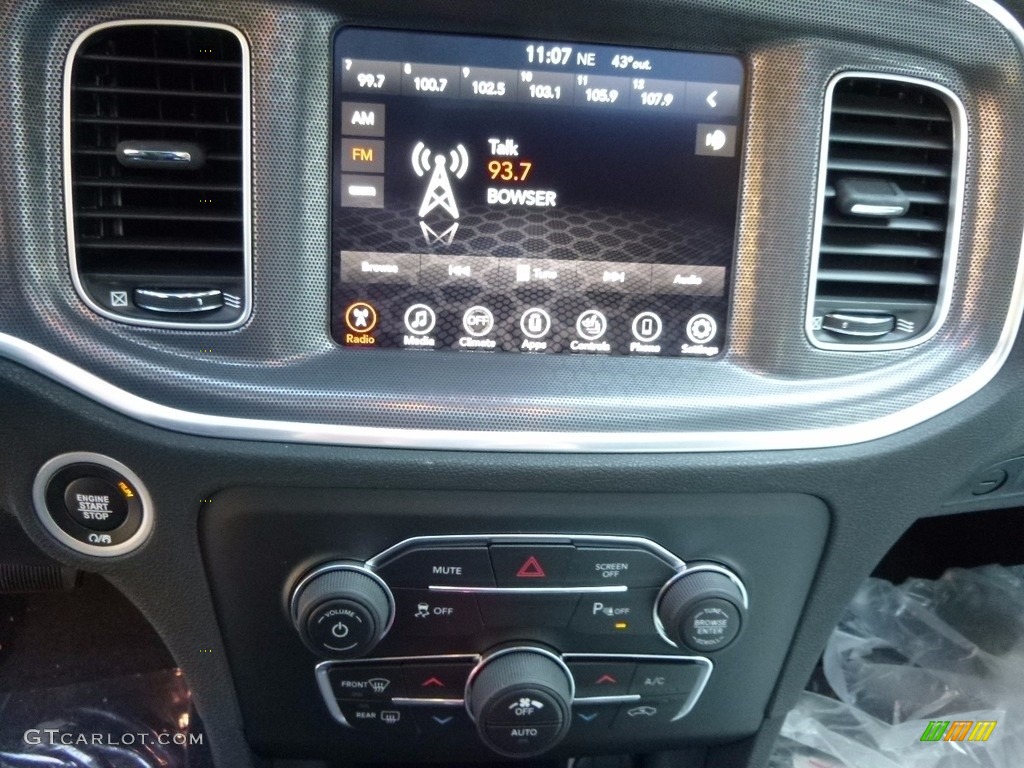 2017 Dodge Charger SXT AWD Controls Photos