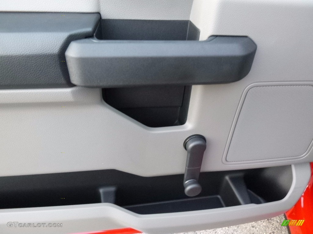 2017 Ford F250 Super Duty XL Regular Cab 4x4 Plow Truck Medium Earth Gray Door Panel Photo #117071628