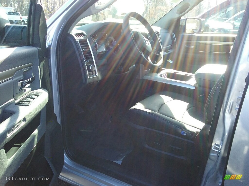 2017 1500 Big Horn Crew Cab 4x4 - Bright Silver Metallic / Black/Diesel Gray photo #3