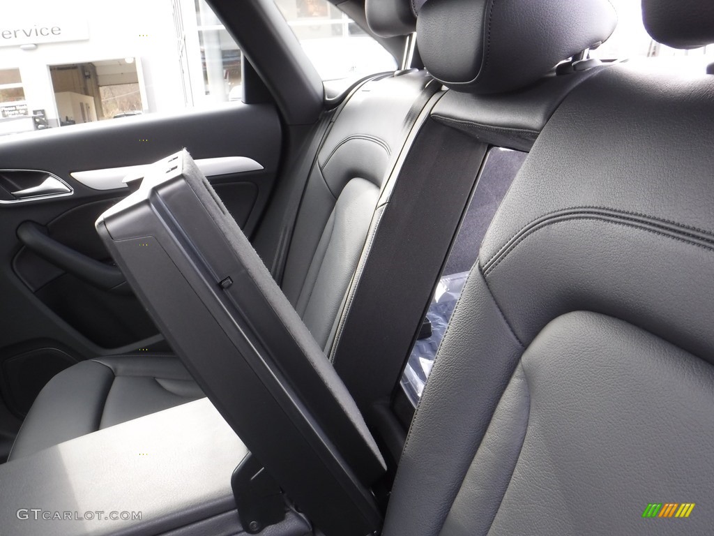 2017 Q3 2.0 TFSI Premium Plus quattro - Mythos Black Metallic / Black photo #32