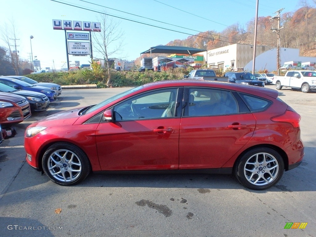 2015 Focus SE Hatchback - Ruby Red Metallic / Charcoal Black photo #6