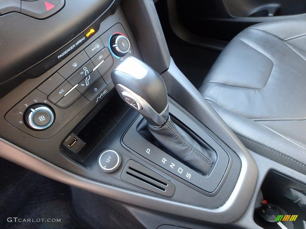 2015 Focus SE Hatchback - Ruby Red Metallic / Charcoal Black photo #21