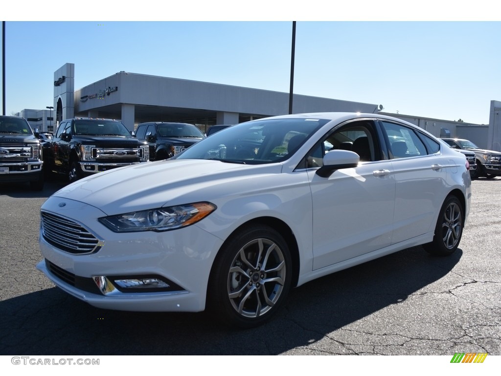 2017 Fusion SE - Oxford White / Ebony photo #3