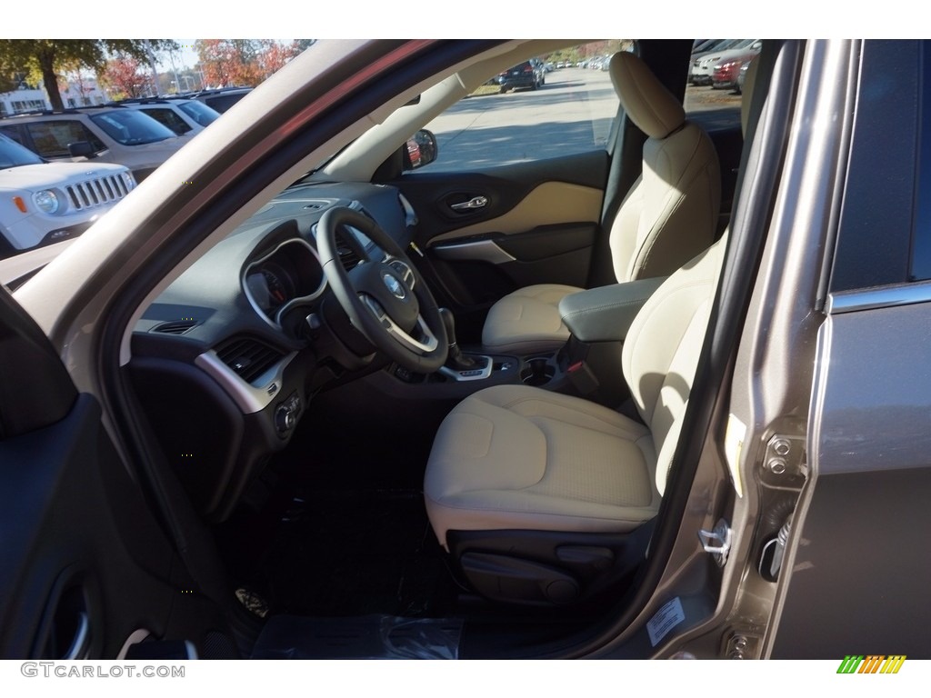 Black/Light Frost Beige Interior 2017 Jeep Cherokee Latitude Photo #117083037