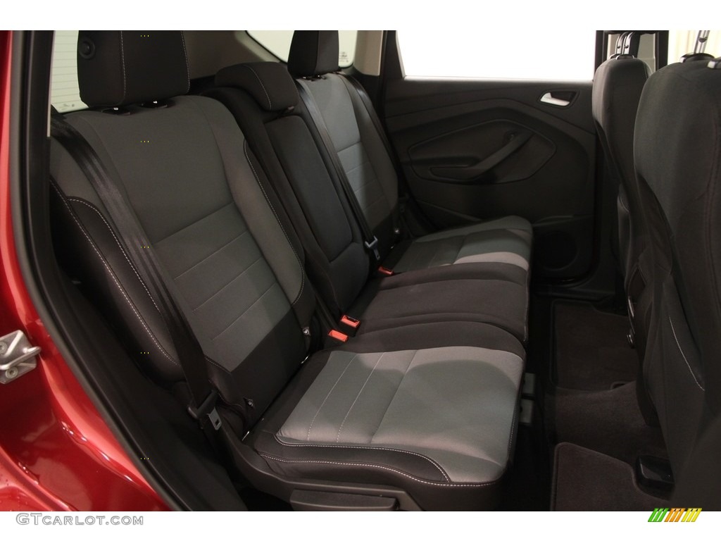 2016 Escape SE - Ruby Red Metallic / Charcoal Black photo #16