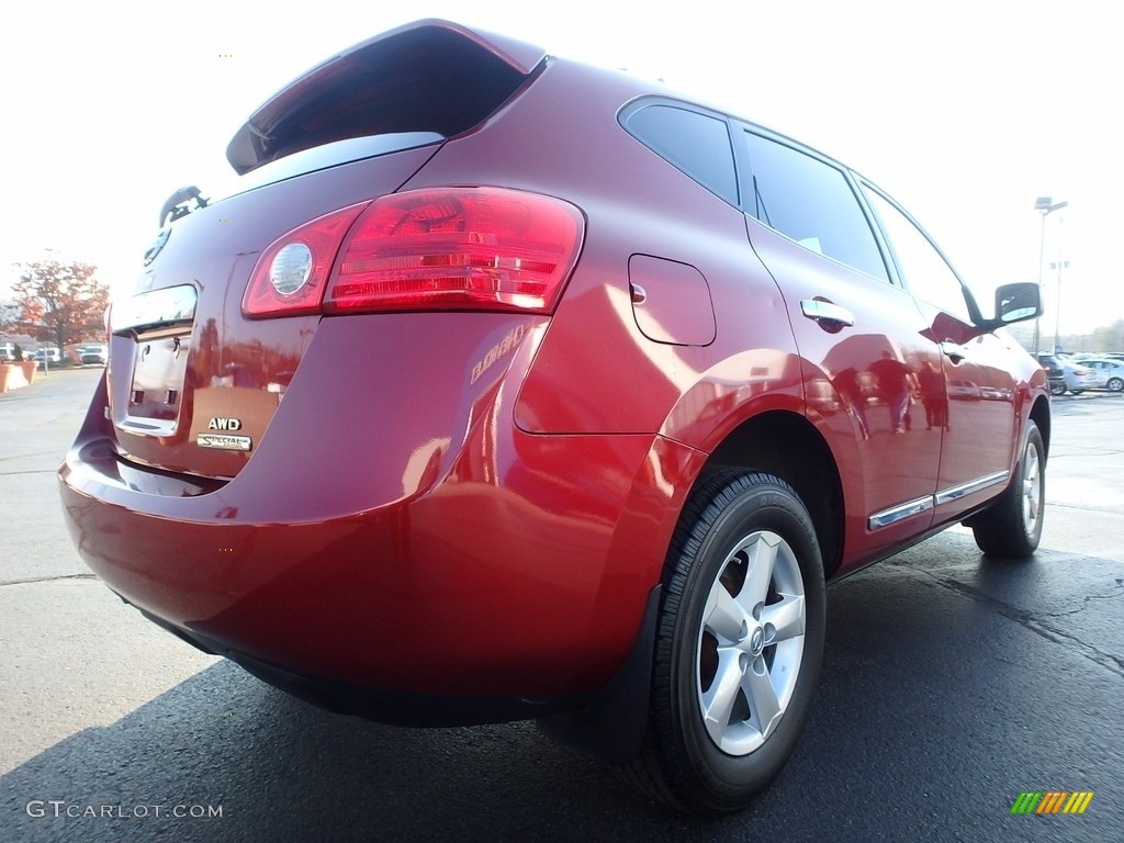 2012 Rogue S AWD - Cayenne Red / Gray photo #9