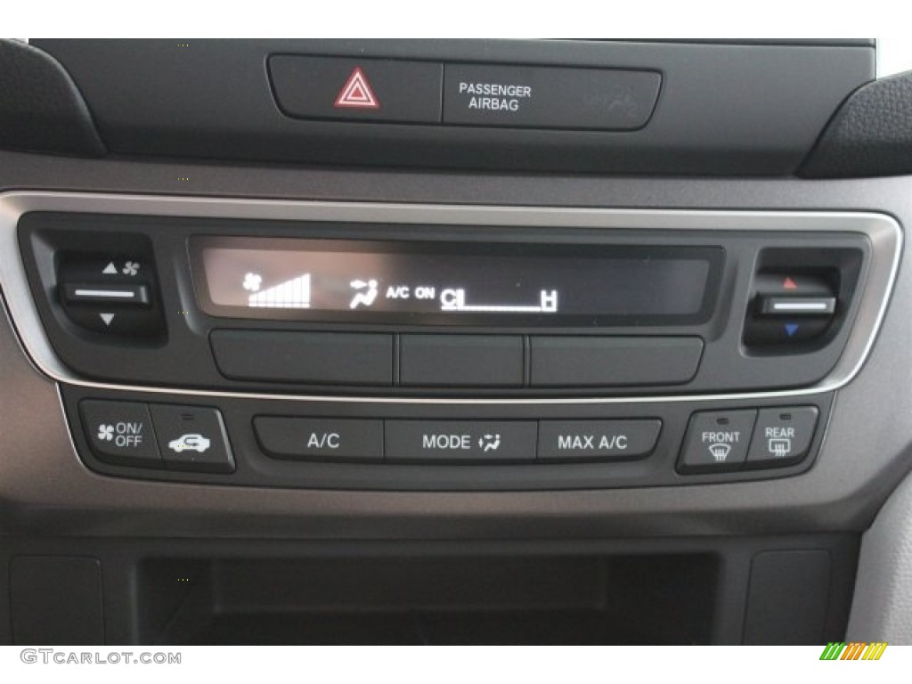 2017 Honda Ridgeline RT Controls Photo #117087506