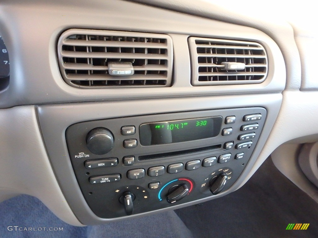 2003 Taurus SES - Vibrant White / Medium Graphite photo #13