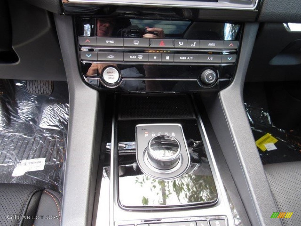 2017 Jaguar F-PACE 20d AWD Prestige 8 Speed Automatic Transmission Photo #117094612