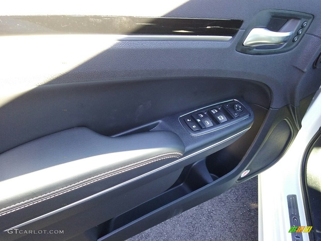 2017 Chrysler 300 S AWD Black Door Panel Photo #117098080