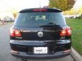 Deep Black Metallic - Tiguan SE 4Motion Photo No. 4