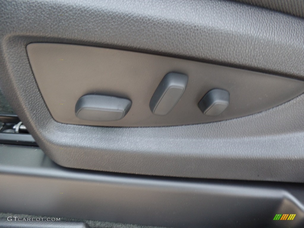 2017 Chevrolet Silverado 1500 LT Double Cab 4x4 Controls Photo #117119086