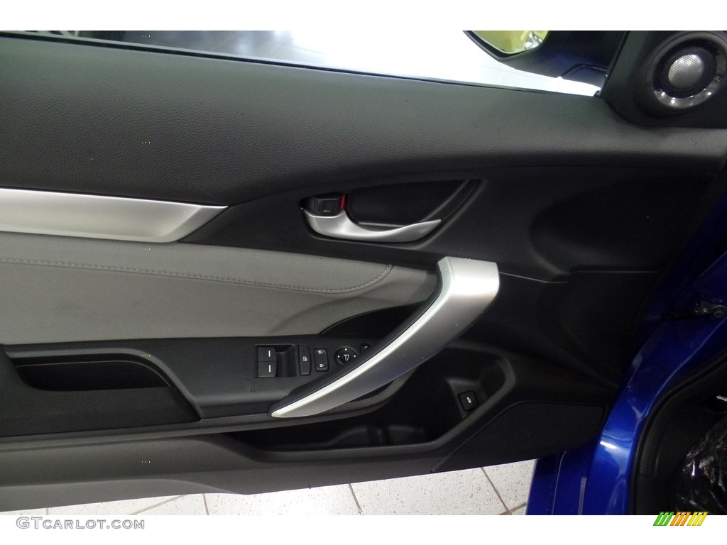 2017 Honda Civic EX-T Coupe Black/Gray Door Panel Photo #117121860