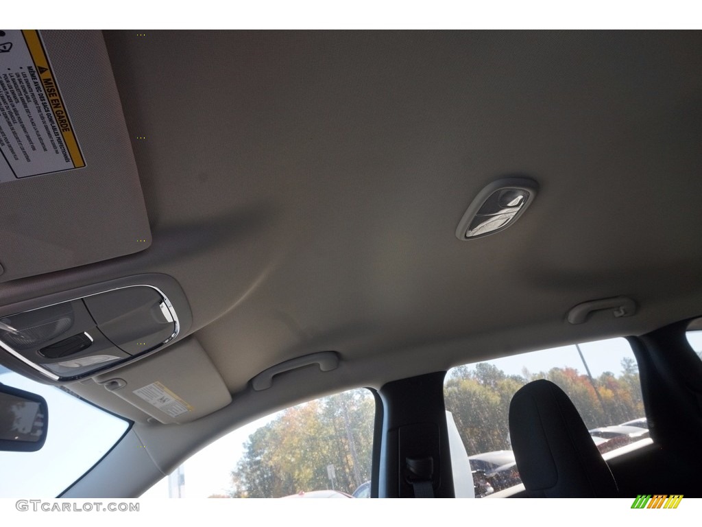 2017 Cherokee Sport Altitude - Bright White / Black photo #11