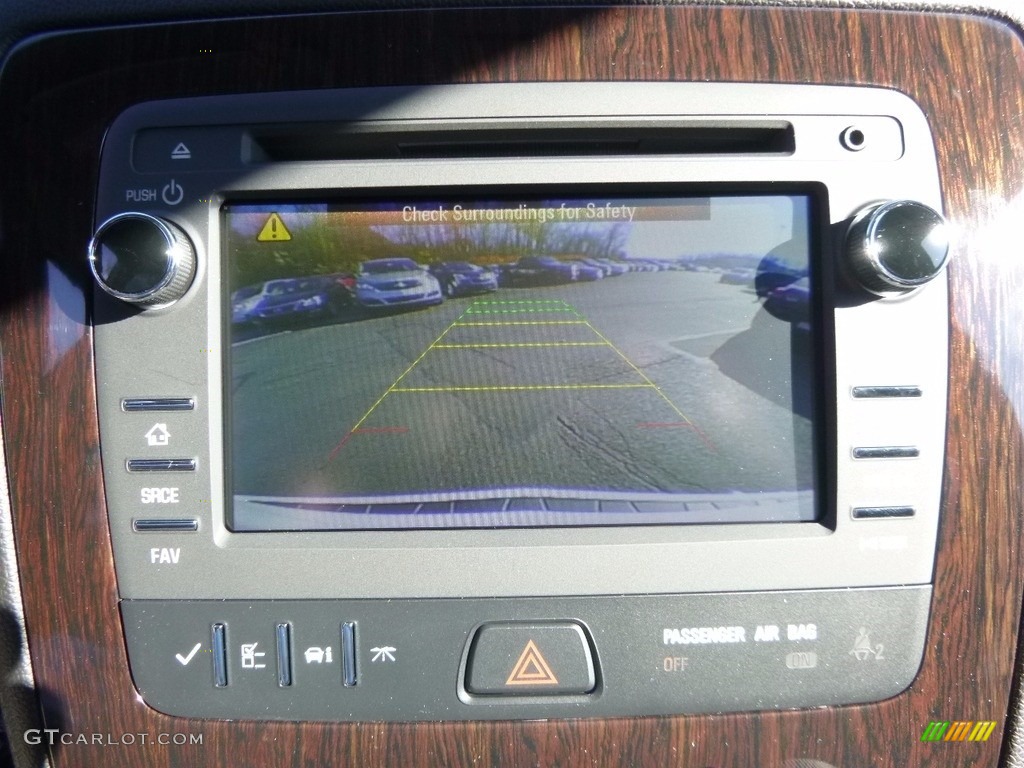 2017 Traverse LT AWD - Summit White / Ebony photo #18