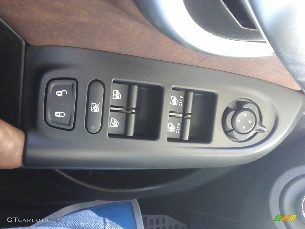 2017 Fiat 500X Lounge Controls Photo #117131951