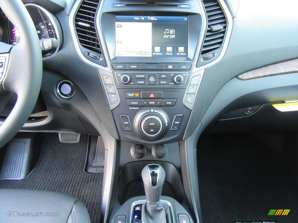 2017 Hyundai Santa Fe Limited Ultimate Controls Photo #117133079