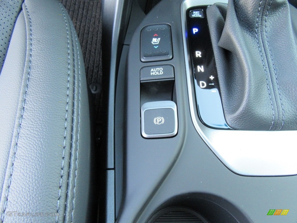 2017 Hyundai Santa Fe Limited Ultimate Controls Photo #117133205