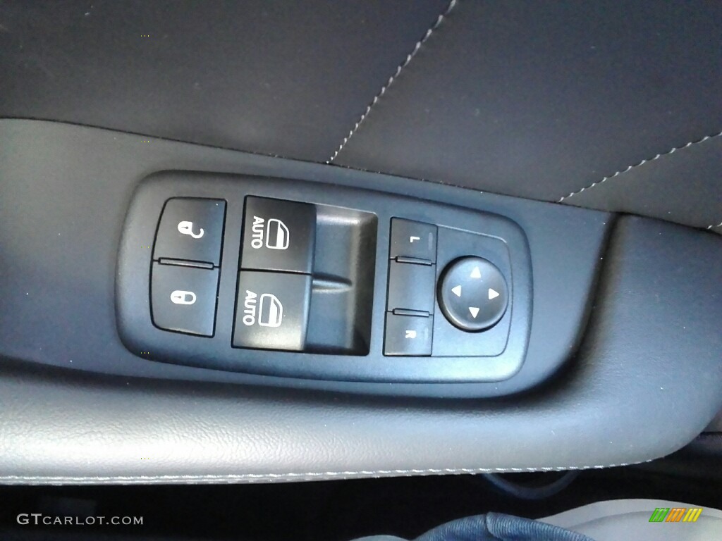 2017 Dodge Challenger R/T Scat Pack Controls Photo #117133513