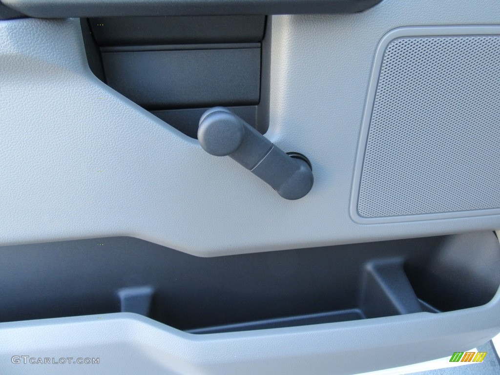 2017 F150 XL Regular Cab - Oxford White / Earth Gray photo #18
