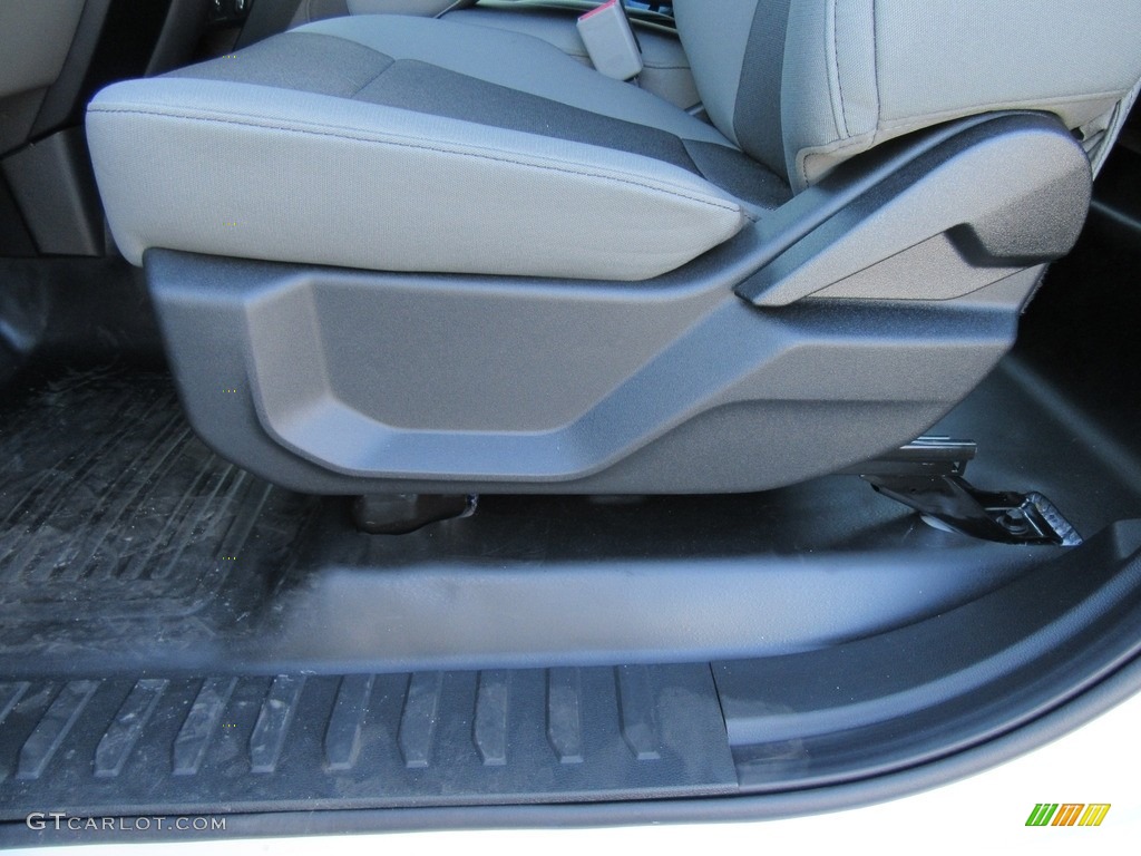 2017 F150 XL Regular Cab - Oxford White / Earth Gray photo #20