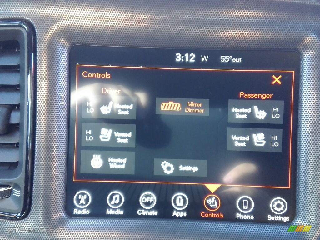 2017 Dodge Challenger R/T Scat Pack Controls Photo #117133835