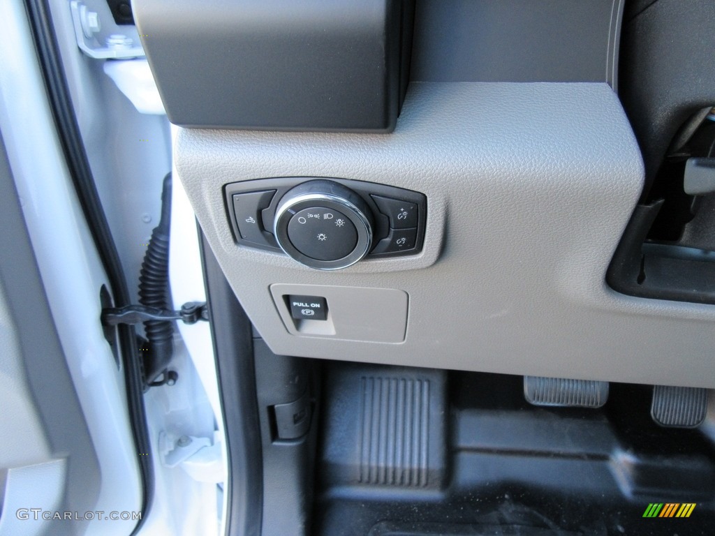 2017 F150 XL Regular Cab - Oxford White / Earth Gray photo #28